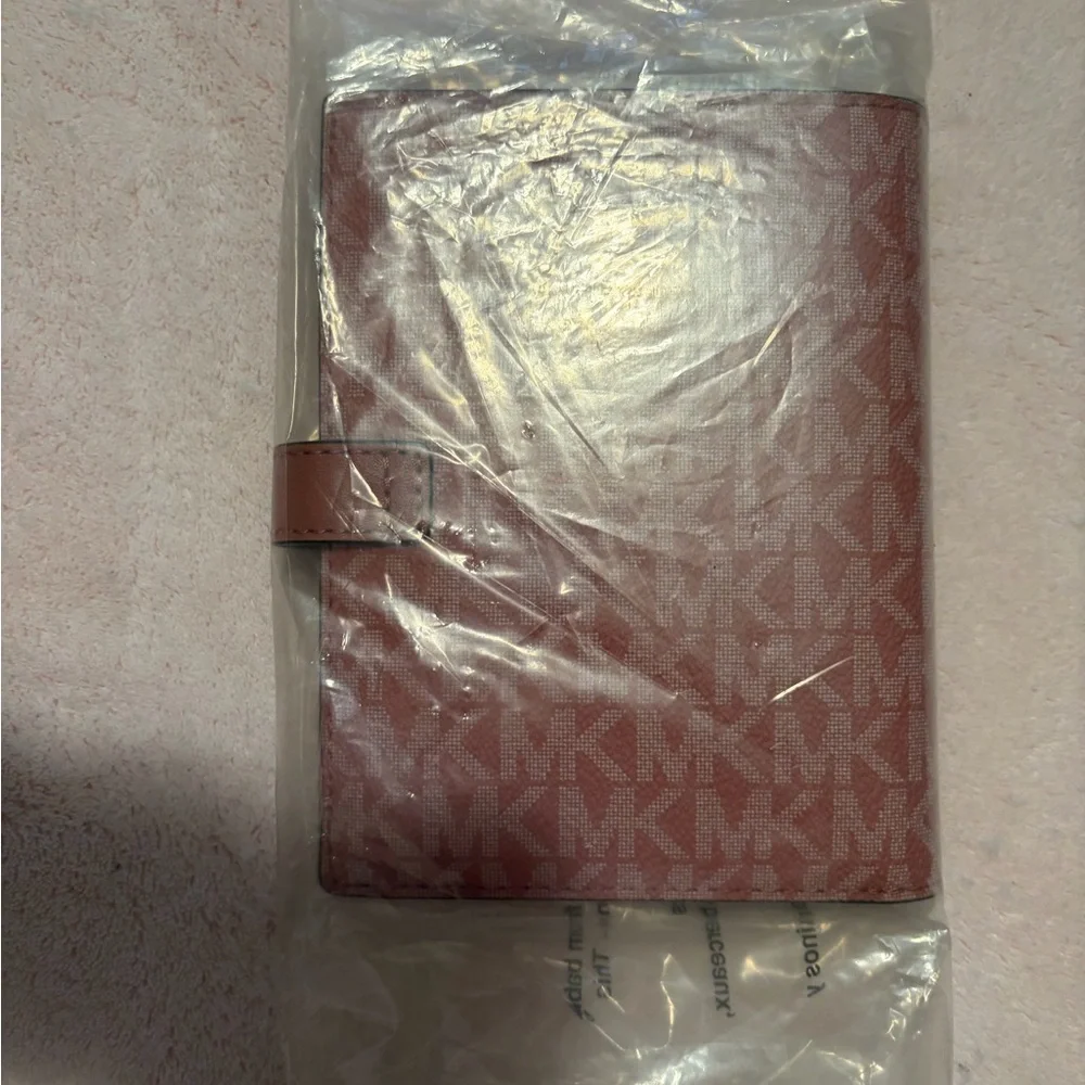 NWT Michael Kors Raspberry Pink Passport Wallet. - Picture 2 of 3